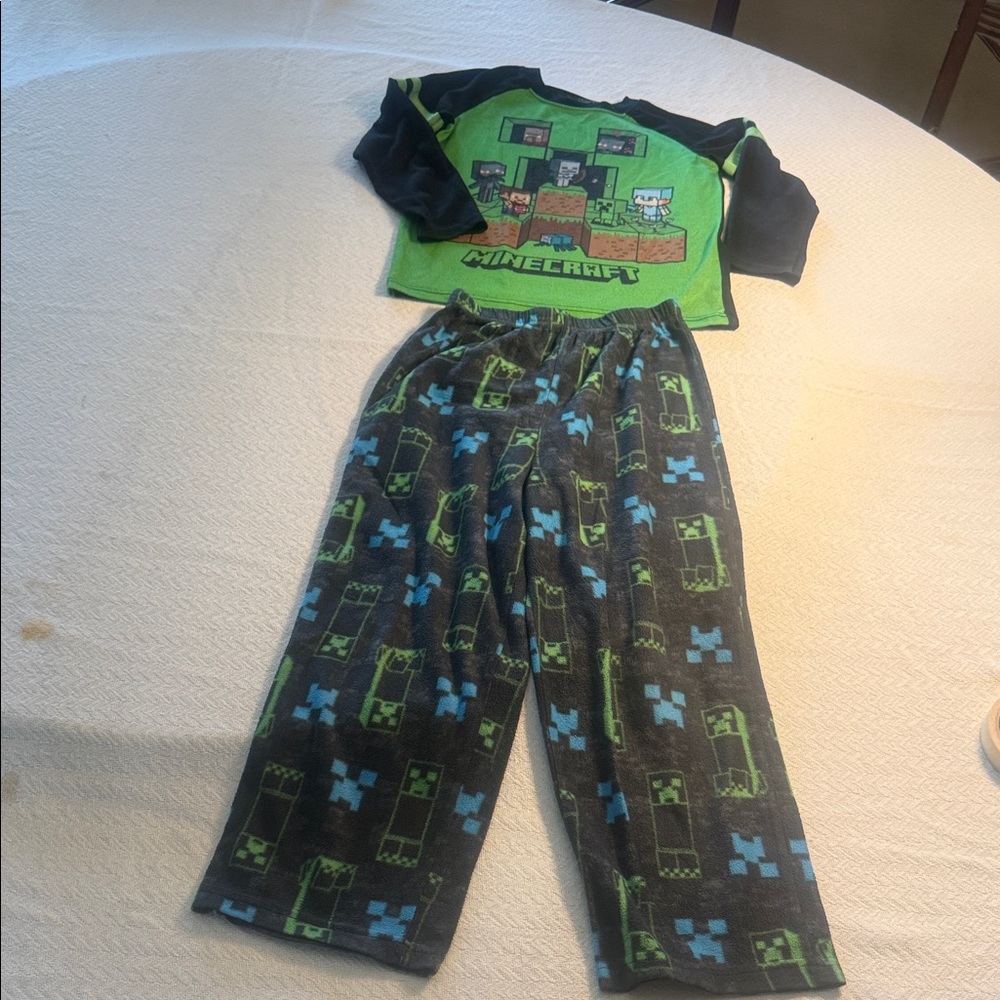 Minecraft Kids Pajama Set - Green and Black